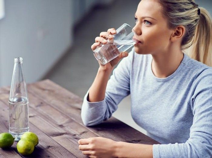 Jangan lupa minum air putih, karena itu sangat penting bagi tubuh kita