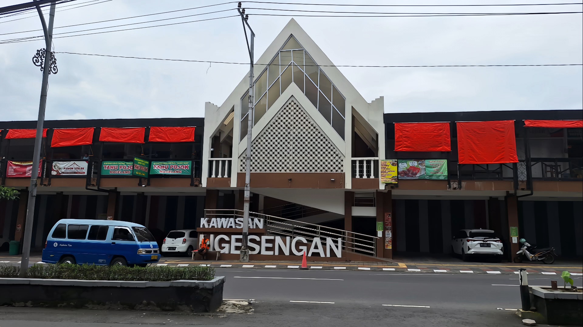 Selter Ngesengan yang sejak diresmikan 2024 masih sepi pengunjung, terutama di kios kuliner lanrai 2.