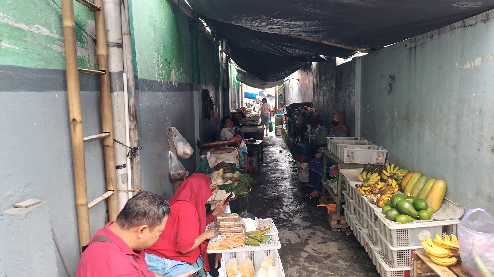 Di balik gang kecil di Jalan Pajajaran, Kemirirejo, Magelang Tengah, Pasar Tukangan Magelang berdiri sebagai salah satu pasar tradisional yang penuh cerita dan daya tarik tersendiri.
