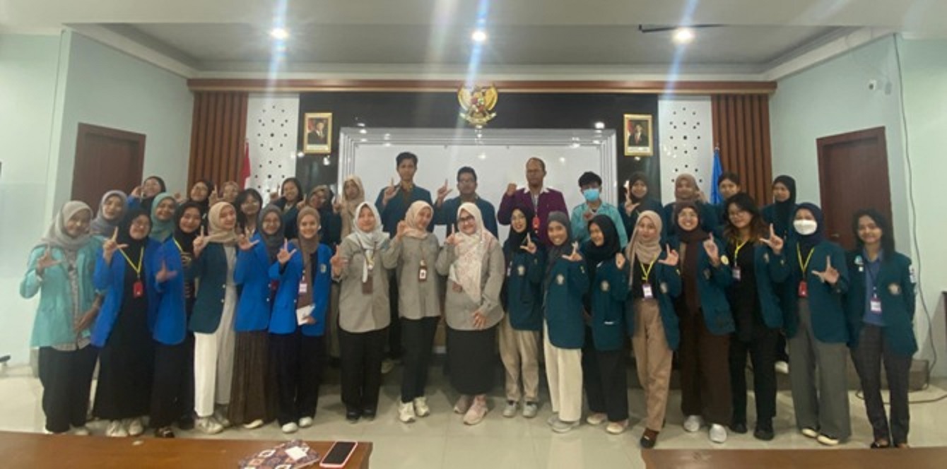 Mahasiswa magang di Balai Bahasa Provinsi Jawa Tengah Mengikuti Kuliah Umum tentang EYD dalam surat dinas, Selasa (22/1/2025).