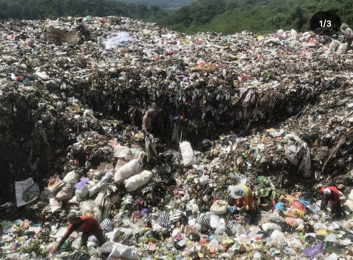 TPA Wonorejo mengalami dua kali longsor karena kapasitasnya sudah melebihi.