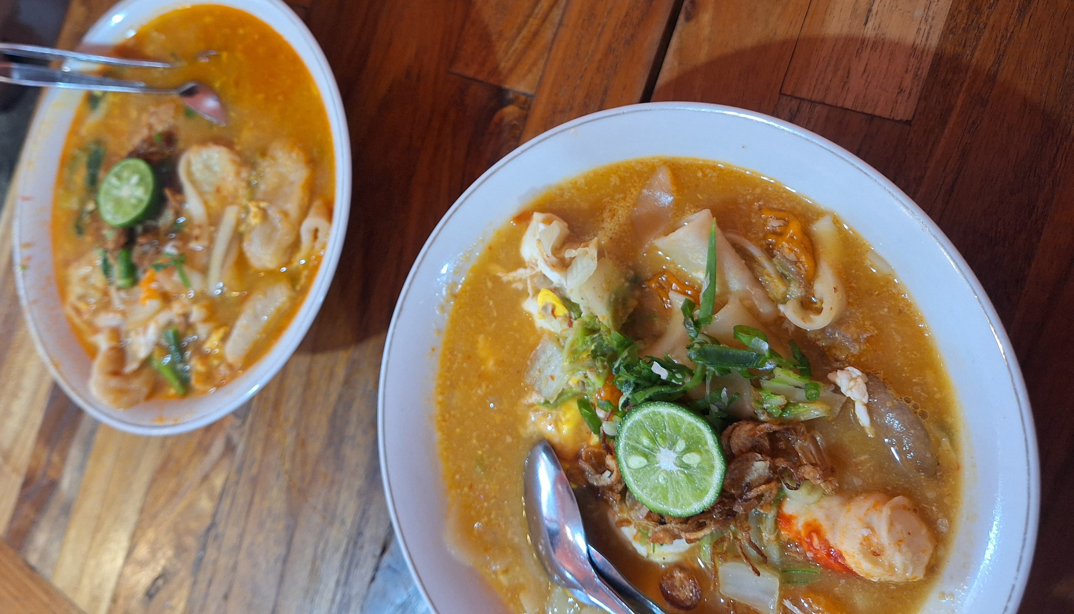 Salah satu makanan  pedas yang banyak digemari dari berbagai kalangan