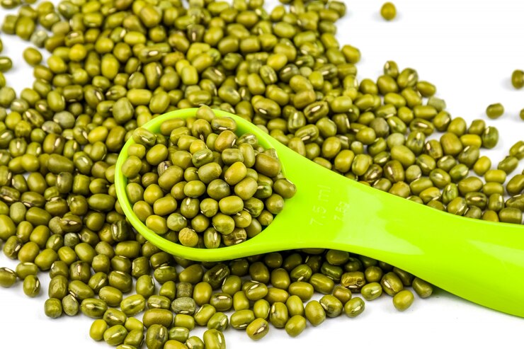 Kacang hijau, salah satu jenis biji-bijian yang menyehatkan dan terjangkau