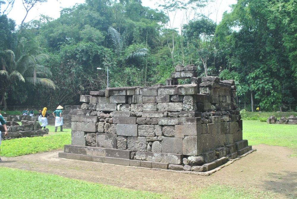 Candi Gunung Wukir di Dusun Canggal, Desa Kadiluwih, Kecamatan Salam, Kabupaten Magelang, menjadi salah satu prasasti penting dalam sejarah Indonesia.