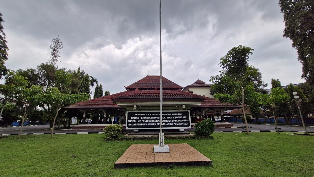 Lahan Balai Diklat Kepemimpinan, Badan Pendidikan dan Pelatihan Keuangan di dekat Alun-Alun Kota Magelang segera dibangun Gedung Balai Kota Magelang yang baru.