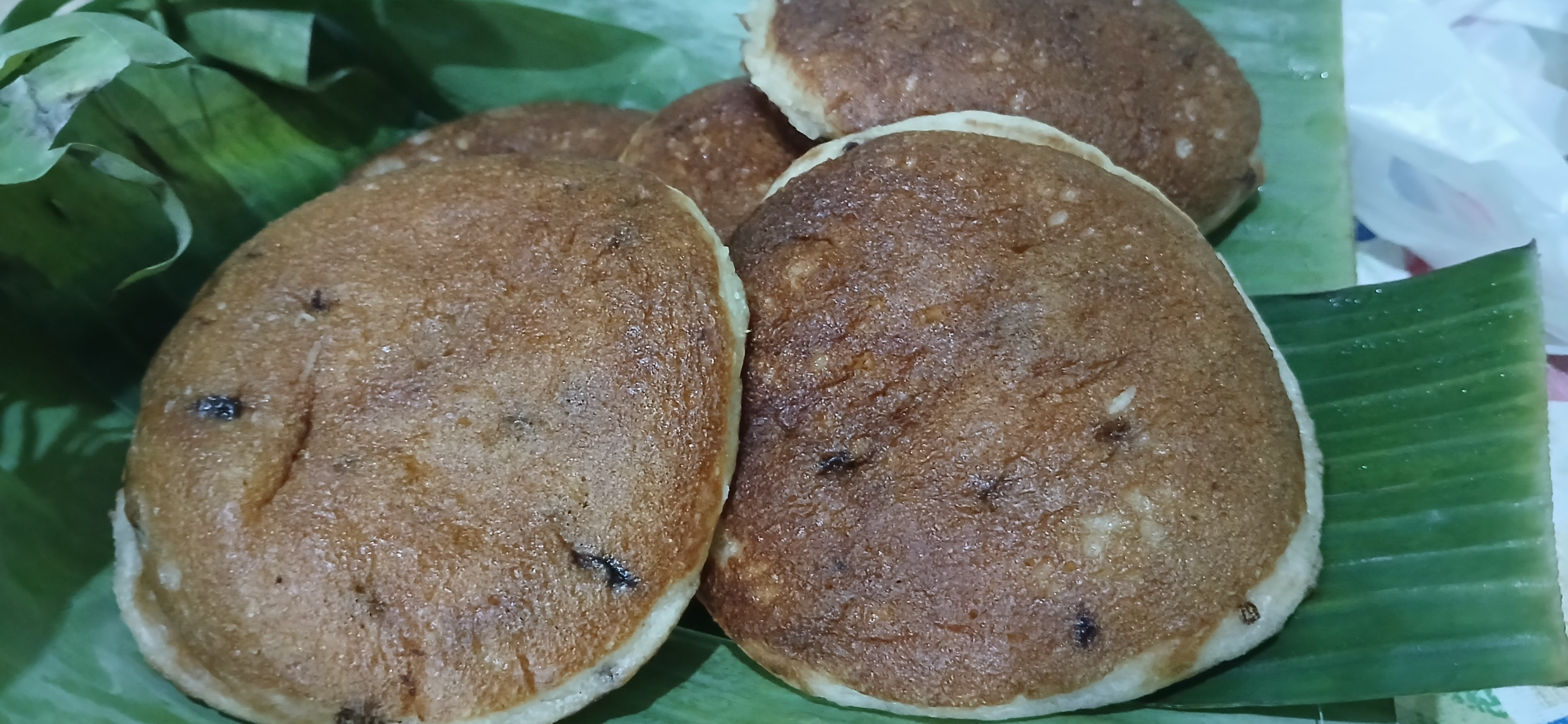 Kukis Bu Yani digemari pelanggannya karena cita rasanya pas. Tidak terlalu manis dan tidak eneg.