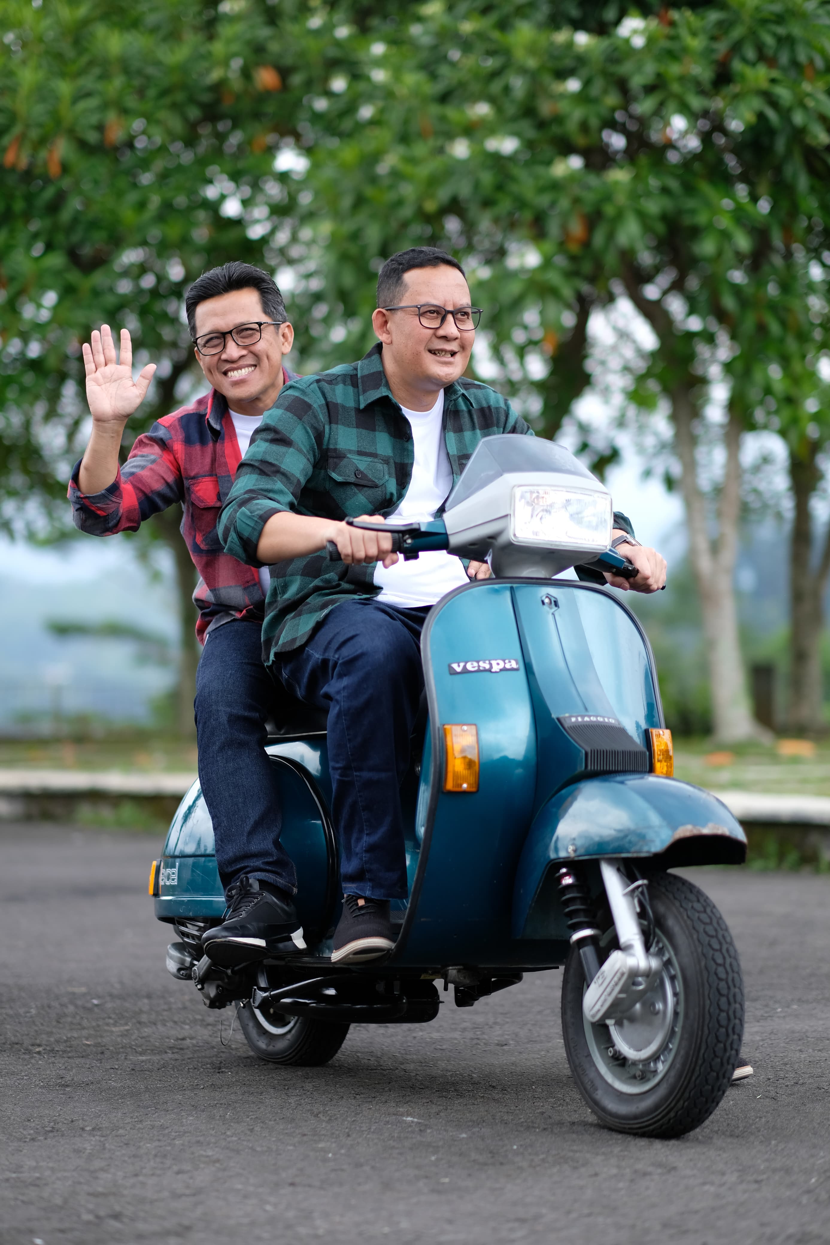 Bupati Wonosobo Afif Nurhidayat (baju merah) dan Wakil Bupati Amir Husein bakal tancap gas membawa Wonosobo maju sejahtera dengan misinya PRESTASI.