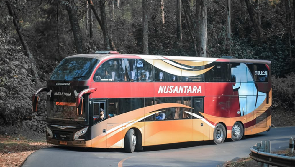 PO Nusantara dikenal dengan pelayanan bus kelas yang mewah pertama di Indonesia