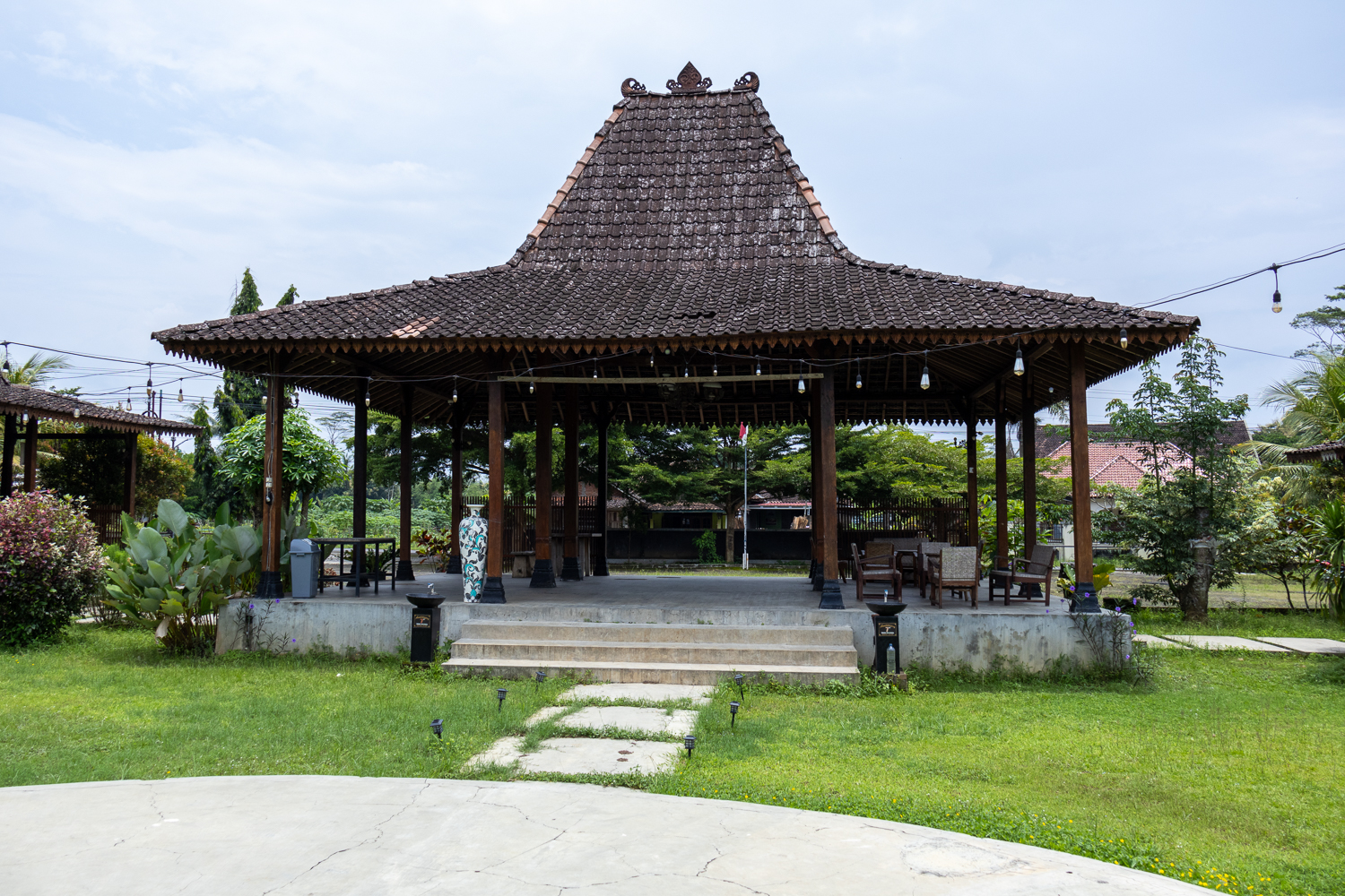 Pendopo tengah Balkondes Duta Menoreh, Borobudur.