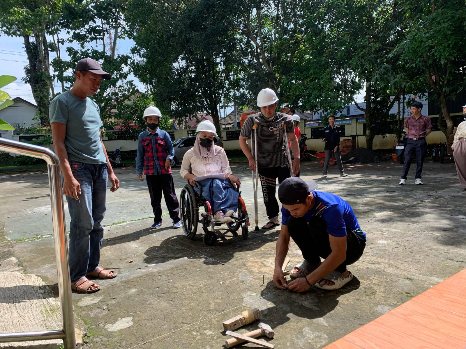 Perbaikan infrastruktur di kantor Diskominfo Kabupaten Wonosobo untuk menciptakan lingkungan yang inklusif, ramah disabilitas, Kamis (6/3/2025).
