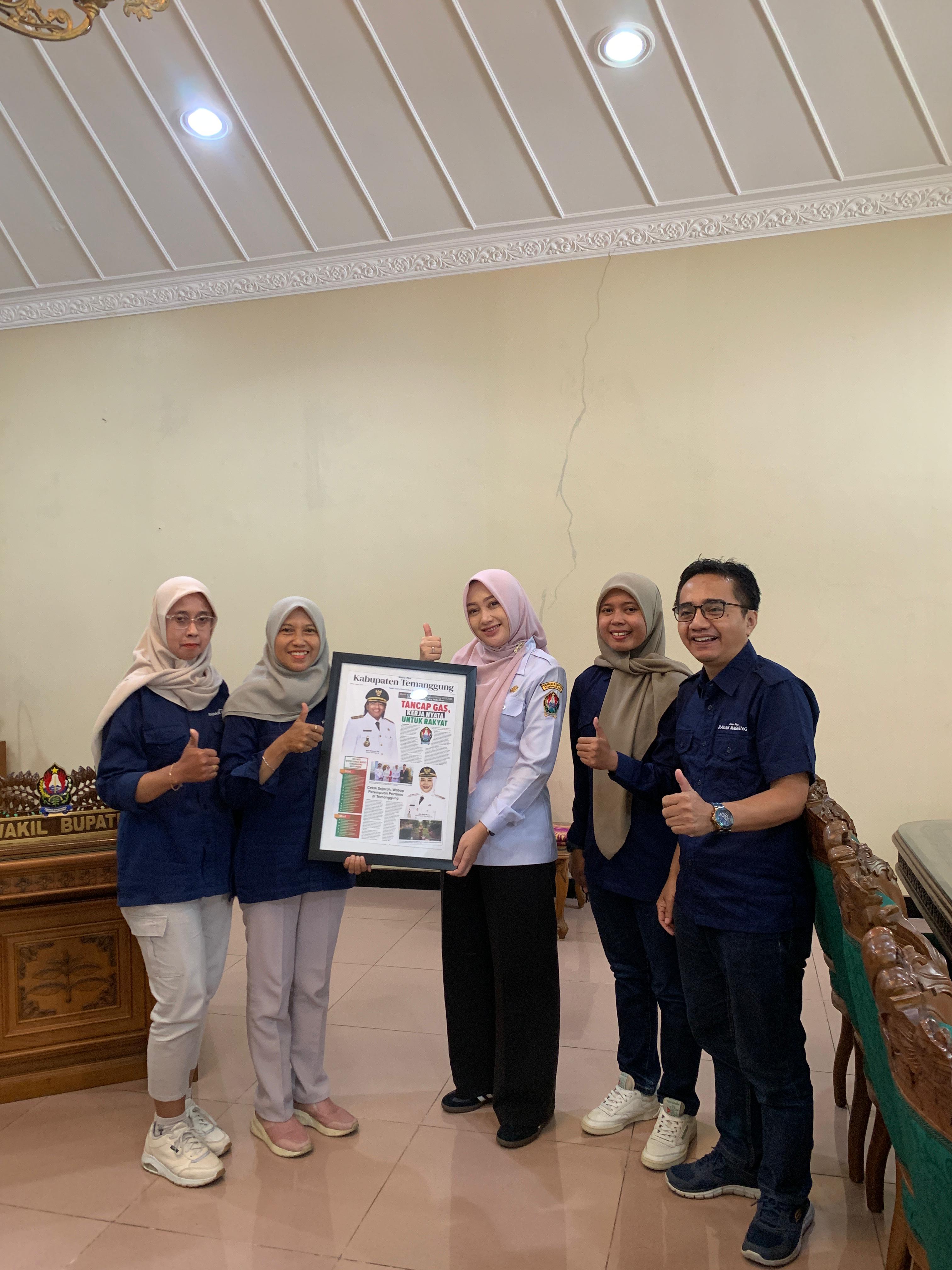 Wakil Bupati Temanggung drg Nadia Muna ketika bertemu dengan jajaran Jawa Pos Radar Magelang, Rabu (12/3/2025) di ruang kerjanya.