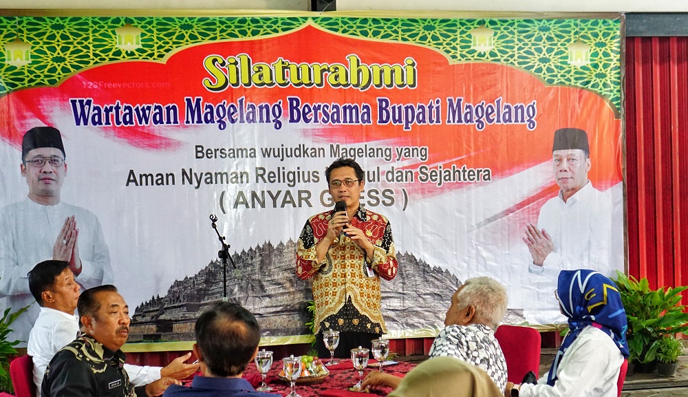 Bupati Magelang Grengseng Pamuji saat buka bersama wartawan Kabupaten Magelang, Kamis (20/3).