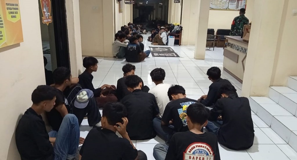 Puluhan pemuda diamankan di Polsek Borobudur Kabupaten Magelang saat buka bersama dan pesta minuman keras, Selasa (25/3/2025) malam.