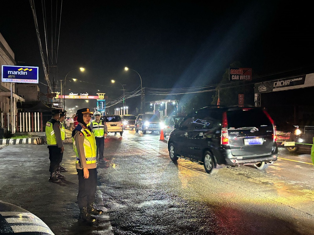 Kapolres Magelang Kota AKBP Anita Indah Setyaningrum cek langsung arus balik Lebaran di perbatasan Kota Magelang.&nbsp;