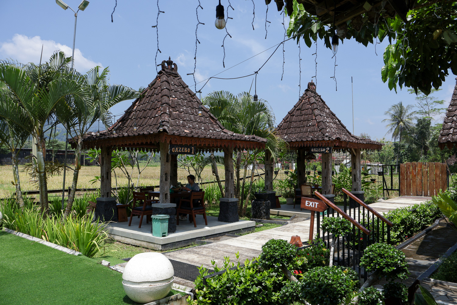 Fasilitas nyaman gazebo Balkondes Karangrejo