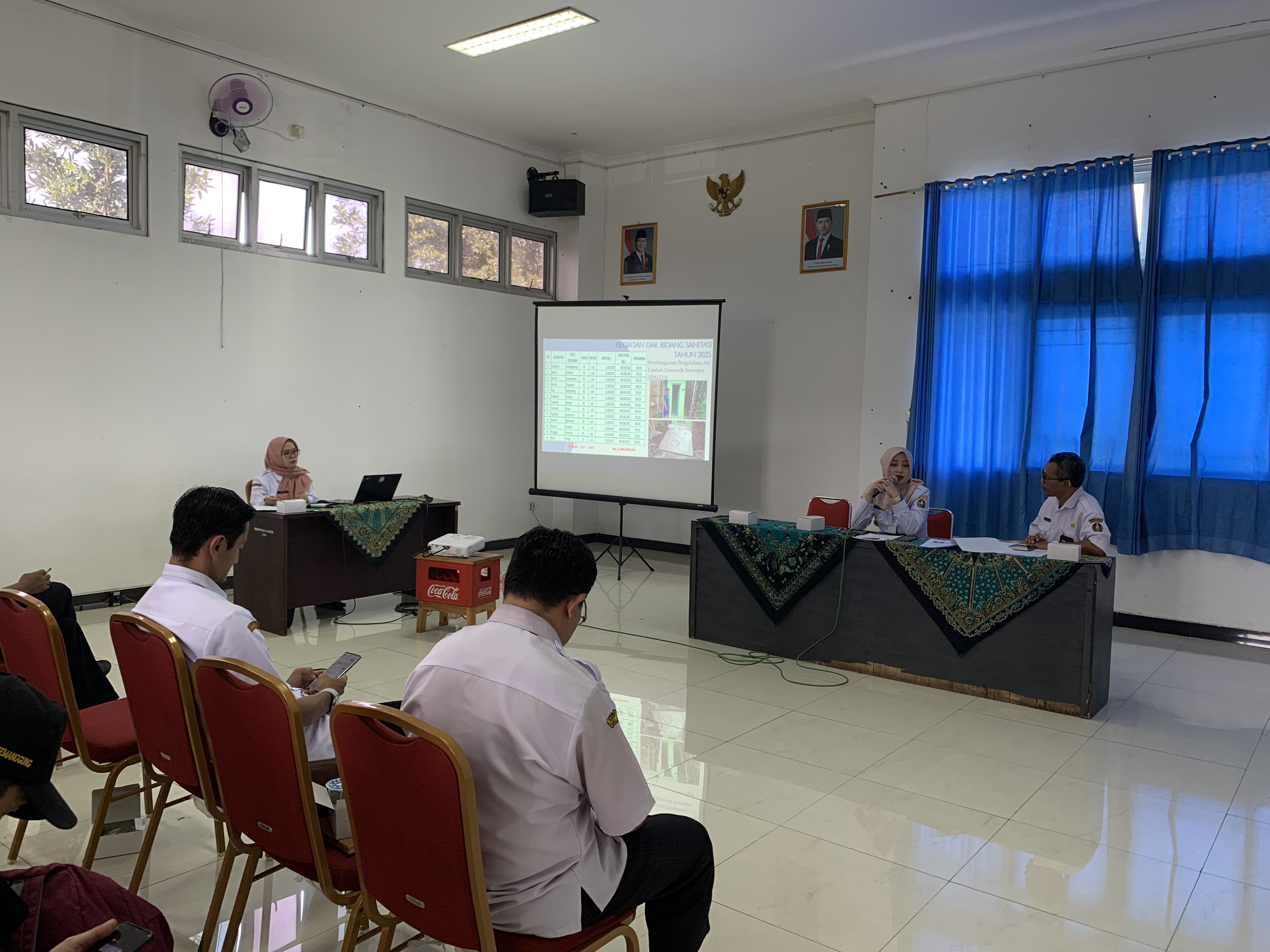 Sosialisasi penerima manfaat SPALD-S bersama Wabup drg Nadia Muna di kantor DPRKPLH Temanggung.