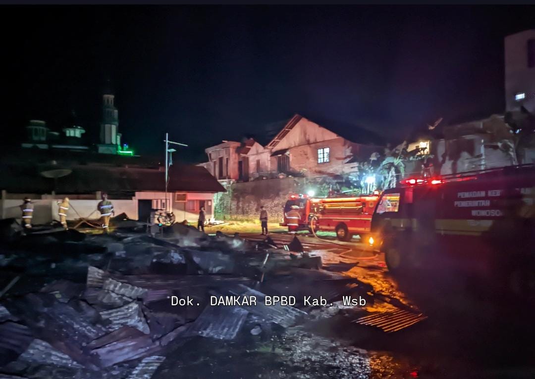 Rumah Hadi Wijoyo warga Desa Jengkol, Kecamatan Garung, Kabupaten Wonosobo rata dengan tanah setelah terbakar Jumat (2/5/2025) dini hari.