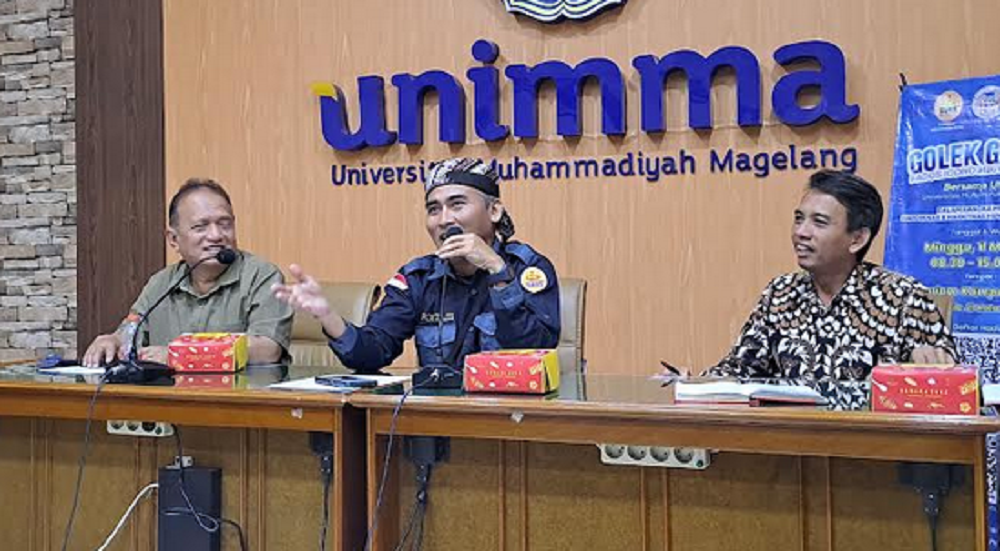 Ketua Fortais Indonesia Ryan Budi Nuryanto menjelaskan acara Golek Garwo part 5 di Unimma.