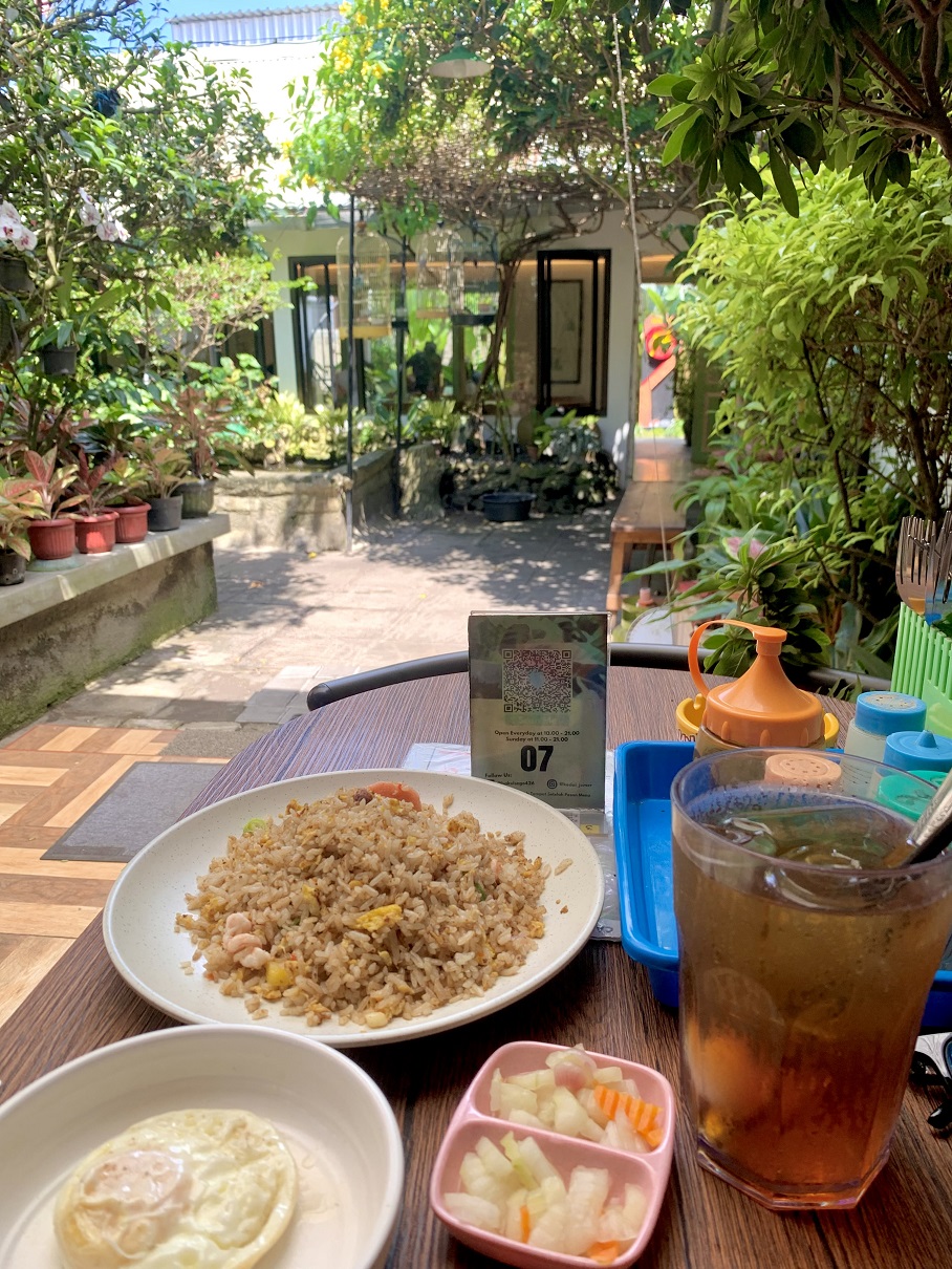 Nasi goreng favorit para pengunjung.