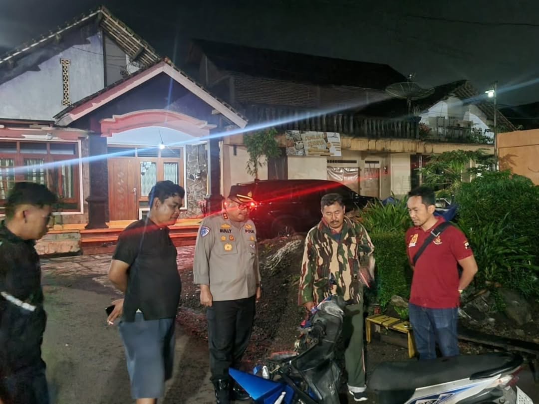 Polres Temanggung melaksanakan patroli gabungan untuk memberikan rasa aman dan nyaman di momen libur panjang.