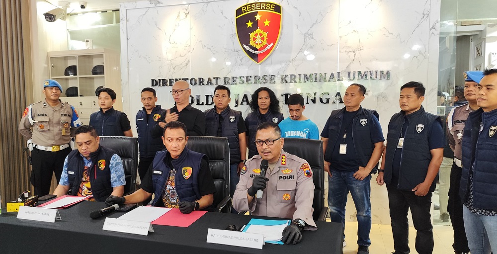 Gelar perkara yang menghadirkan tersangka Ahmad Ridho dan barang bukti di Mapolda Jateng, Jumat (16/5/2025).