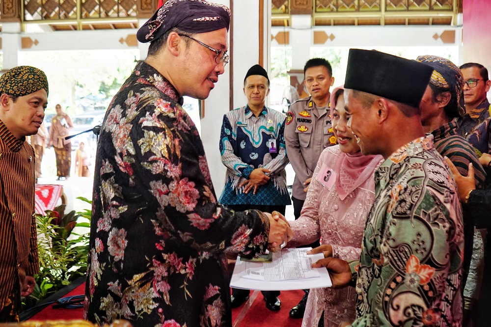 Bupati Magelang Grengseng Pamuji saat launching Pelayanan Terpadu Sidang Itsbat Nikah dan Inovasi Menyala Anyar Gress.