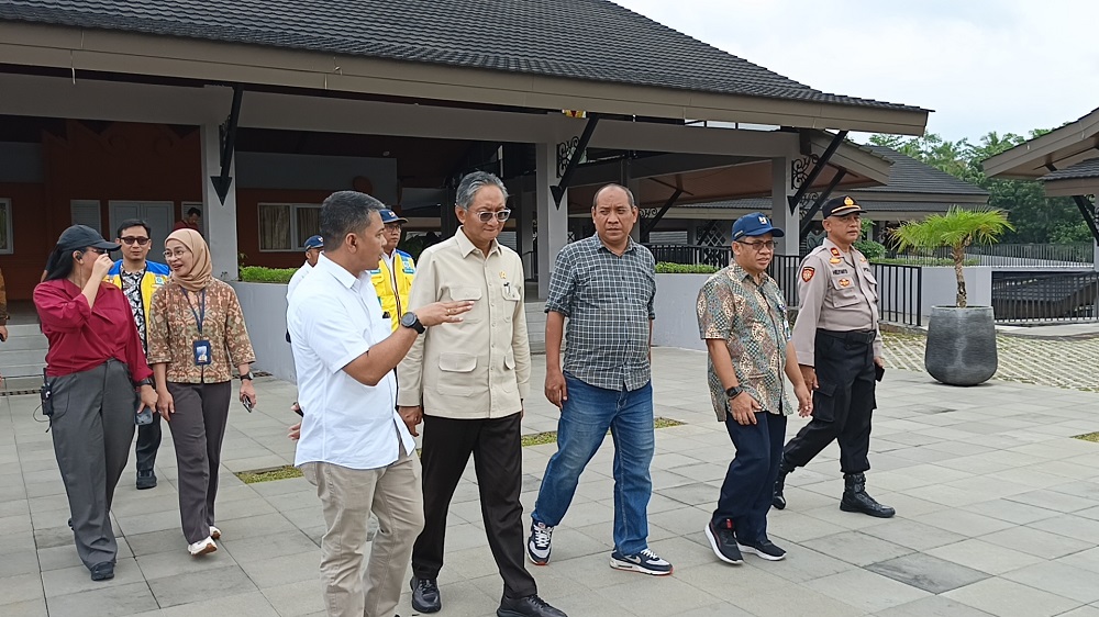 Menteri Pekerjaan Umum (PU) Dody Hanggodo mengunjungi Museum dan Kampung Seni Borobudur Kujon, Kabupaten Magelang, Jumat (23/5/2025).
