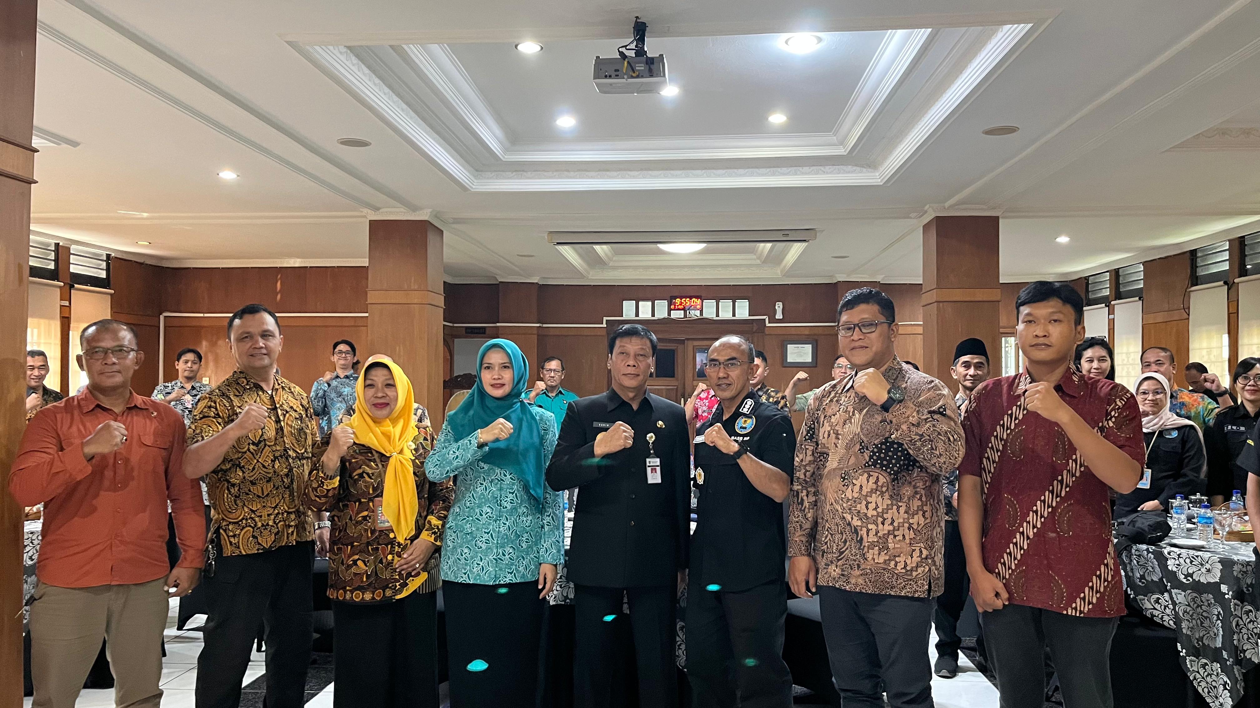 Wakil Bupati Magelang, H. Sahid, jajaran forkopimda  dan Kepala BNN Kabupaten Magelang Kombes Pol Siswoyo Adi Wijaya dalam rakor dan pembinaan tanggap bencana bersama BNNK Magelang, Jumat (23/5/2025).