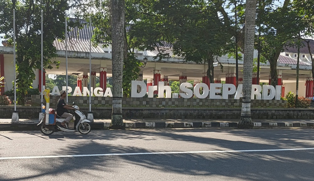 Lapangan drh. Soepardi Sawitan, Mungkid, akan dilakukan penataan ulang, terutama di selter PKL.