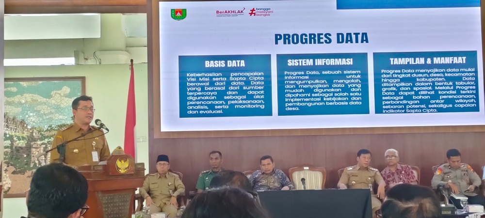 Bupati Magelang Grengseng Pamuji saat membuka Musrenbang RPJMD Kabupaten Magelang Tahun 2025-2029 di Pendopo drh. Soepardi Kompleks Setda Kabupaten Magelang, Selasa (27/5/2025)