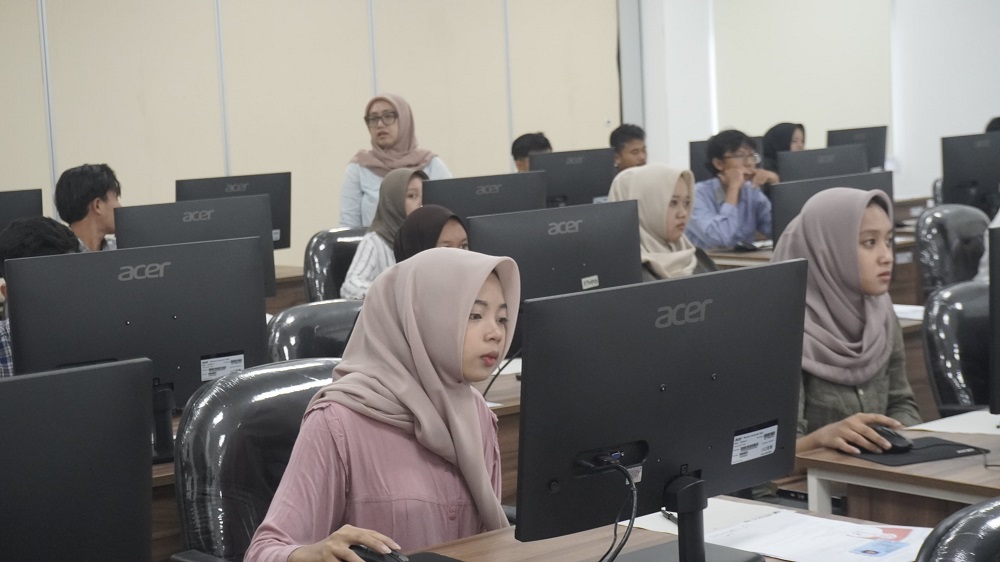 Seleksi Mandiri Ujian Tertulis (SMUT) 2025 di Untidar Magelang, Minggu (15/6/2025).