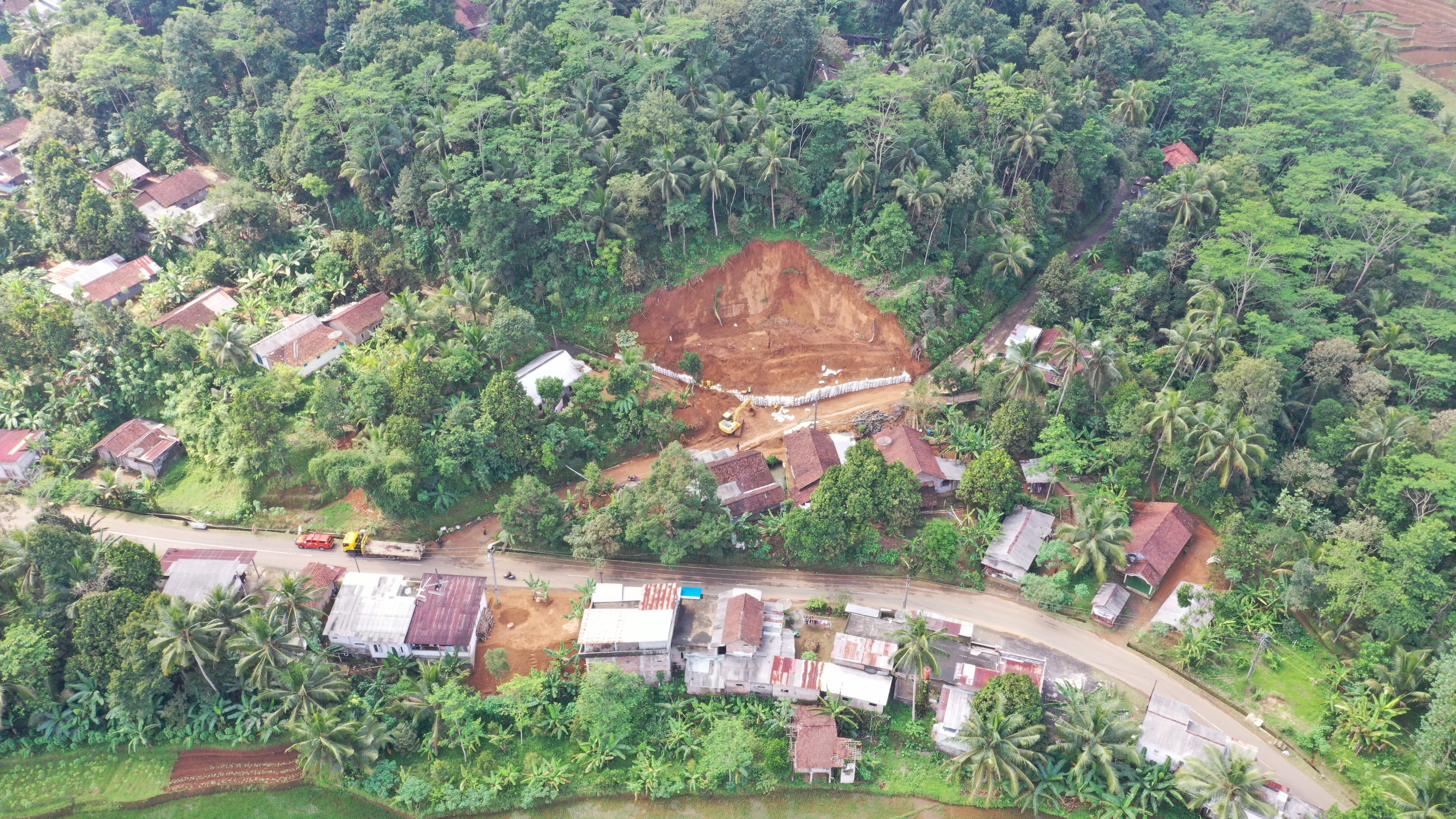 Kawasan longsor di Desa Tegeswetan Kecamatan Kepil Kabupaten Wonosobo.