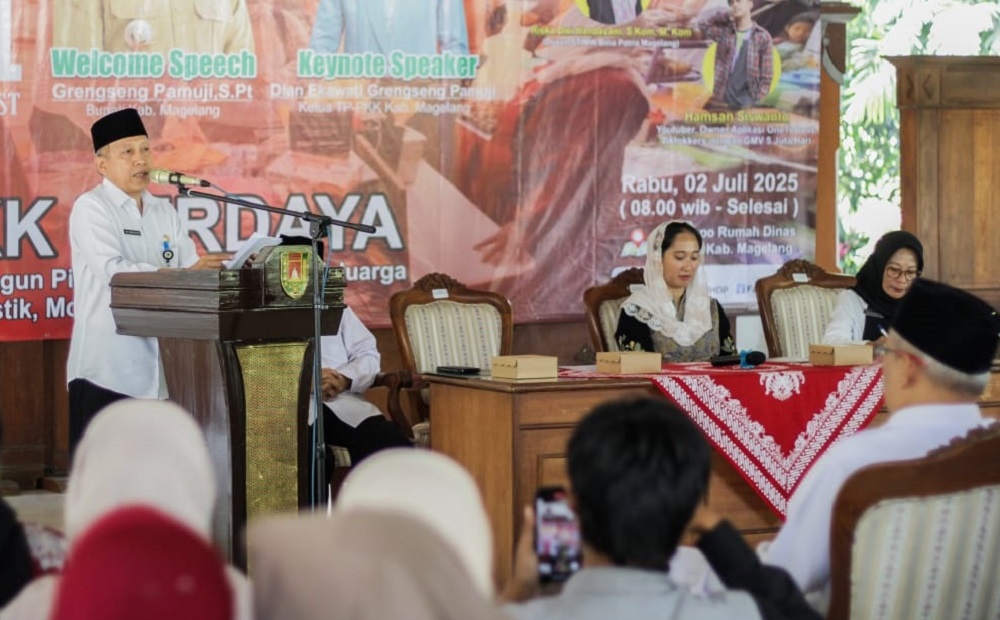 Sekda Kabupaten Magelang Adi Waryanto saat membuka pelatihan UMKM yang digelar PKK dan Baznas.