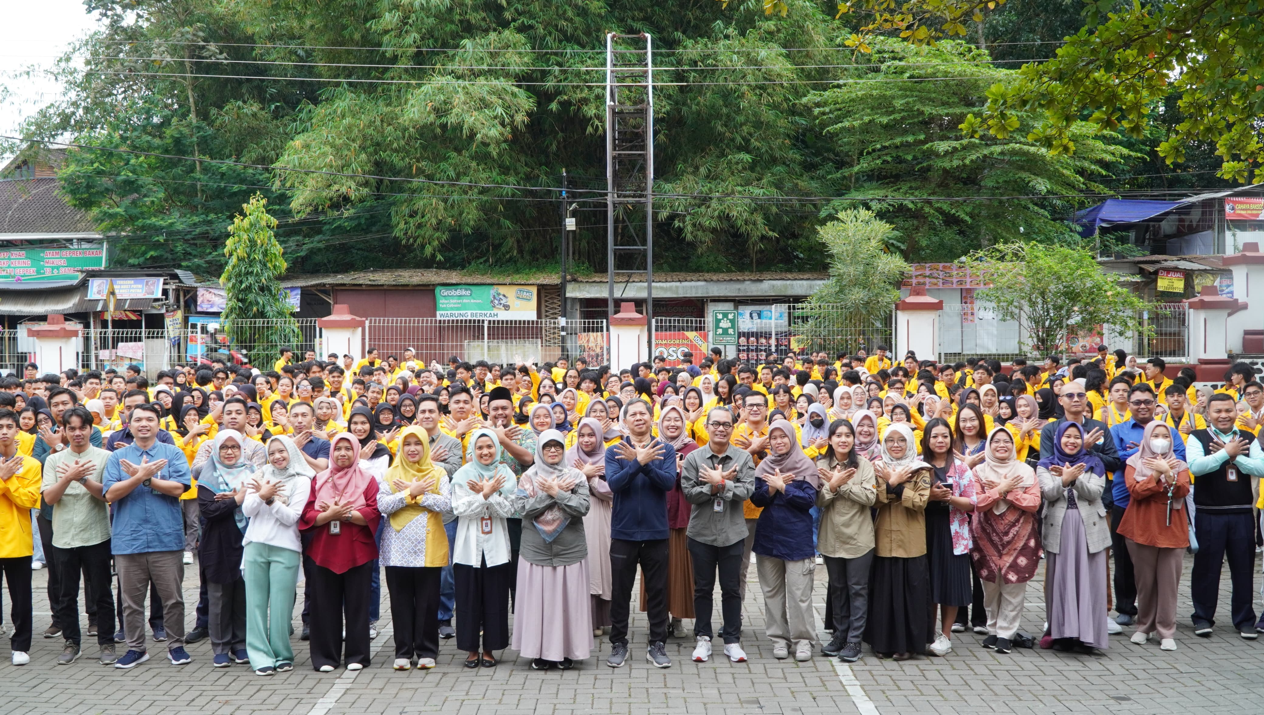 Pelepasan 900 mahasiswa Untidar yang akan melakukan KKN di 6 kabupaten.
