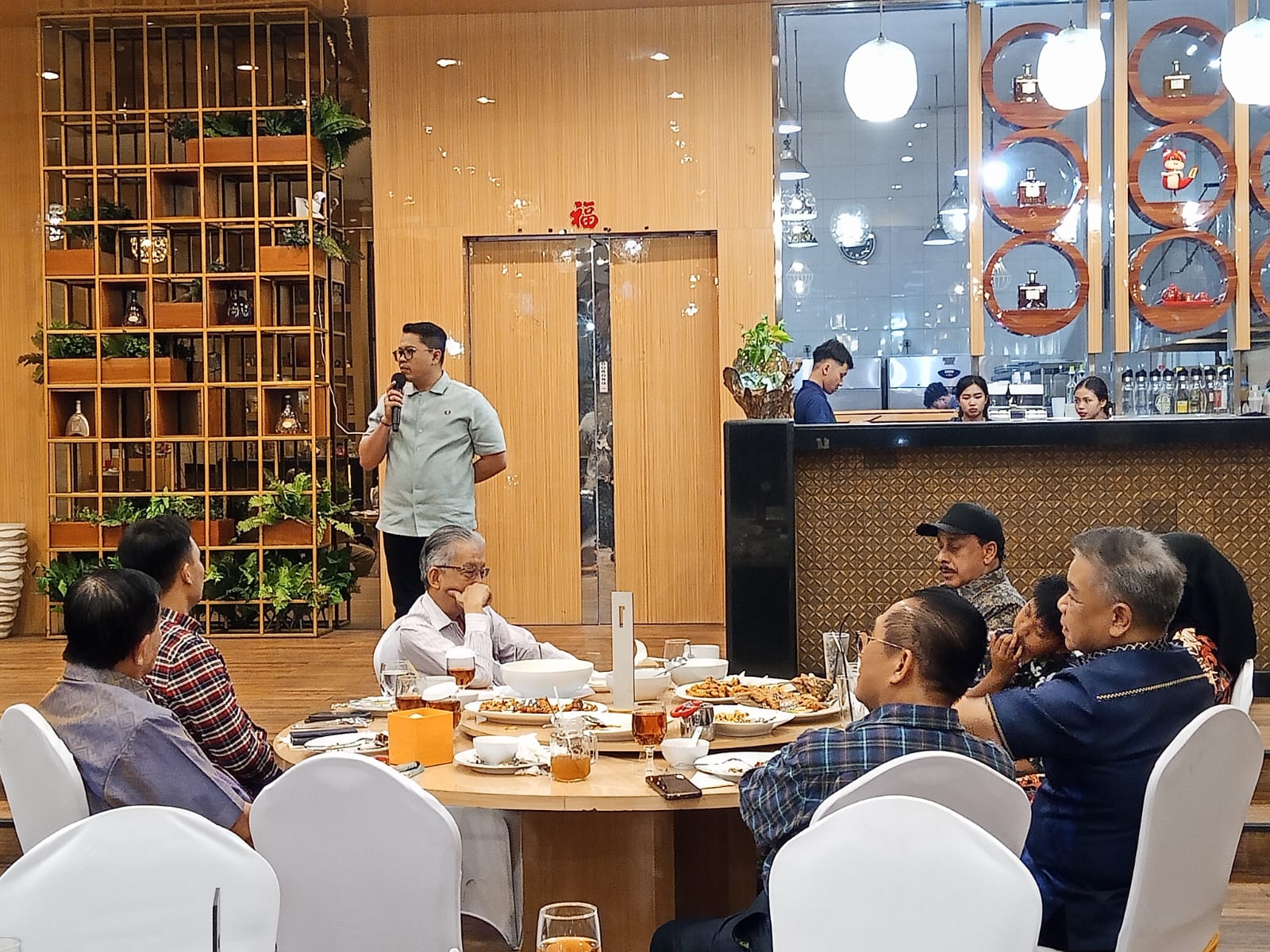 Suasana silaturahmi pengurus baru KONI Kota Magelang Periode 2025-2029 bersama Wali Kota Magelang Damar Prasetyono, Rabu (9/7/2025).