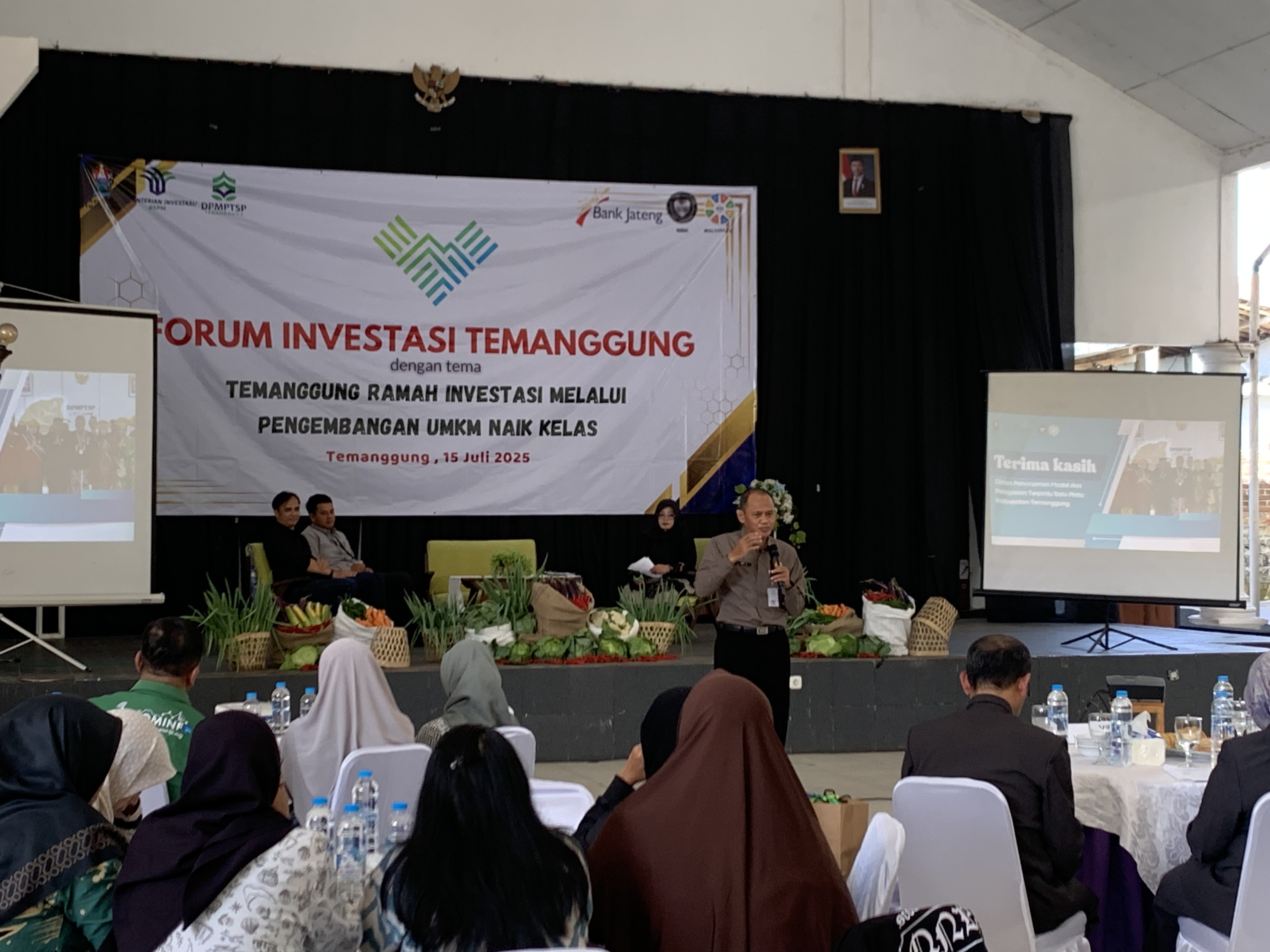 Kegiatan forum investasi bersama DPMPTSP dan pelaku usaha di Temanggung yang membahas mengenai potensi investasi dari sektor UMKM.
