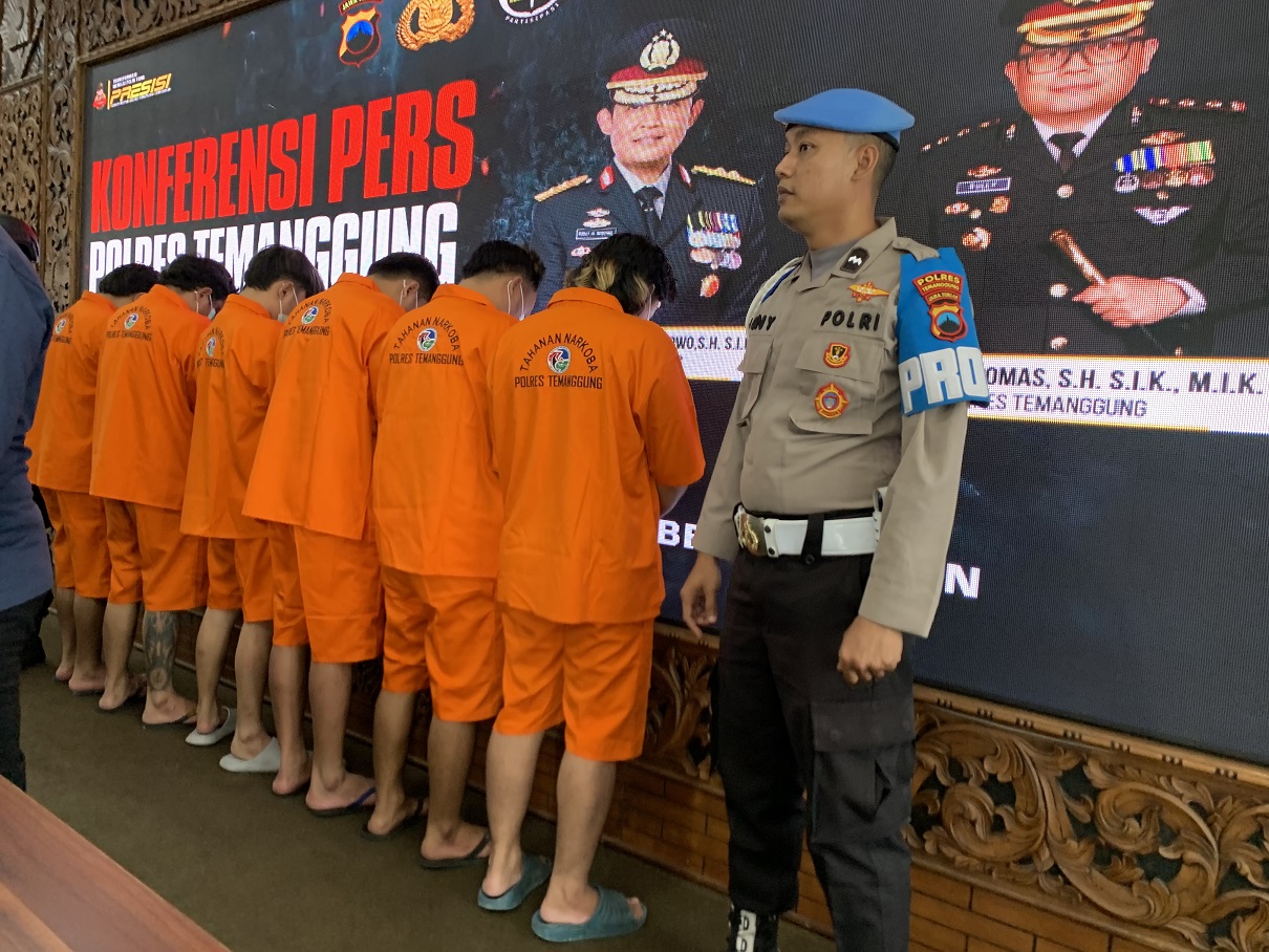 Para tersangka kasus narkoba yang ditangkap petugas pada bulan Juni sampai Juli 2025.