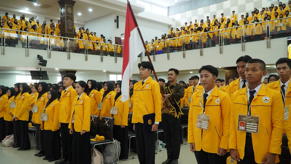 Ikrar dan janji mahasiswa baru Untidar Magelang saat pembukaan Senat Terbuka&nbsp;PKKMB di&nbsp;GKU dr. H. R. Suparsono.