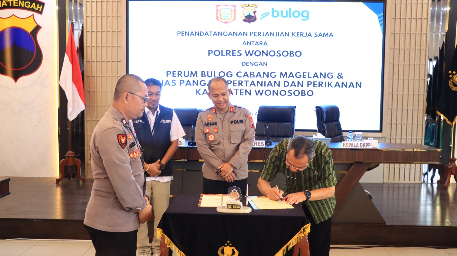 Polres Wonosobo bekerja sama dengan Dispaperkan Wonosobo dan Bulog Cabang Magelang dalam menjaga ketahanan pangan.