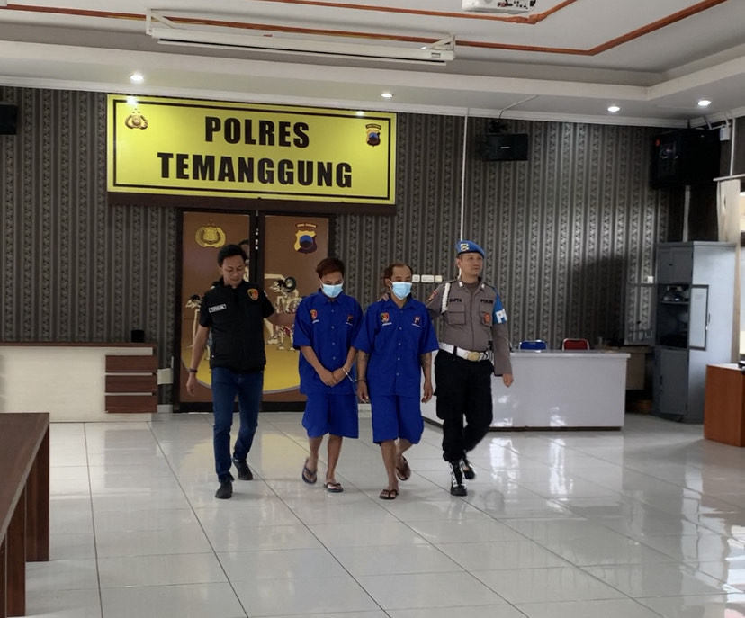 Pelaku pencurian spesialis minimarket saat diamankan Satreskrim Polres Temanggung.