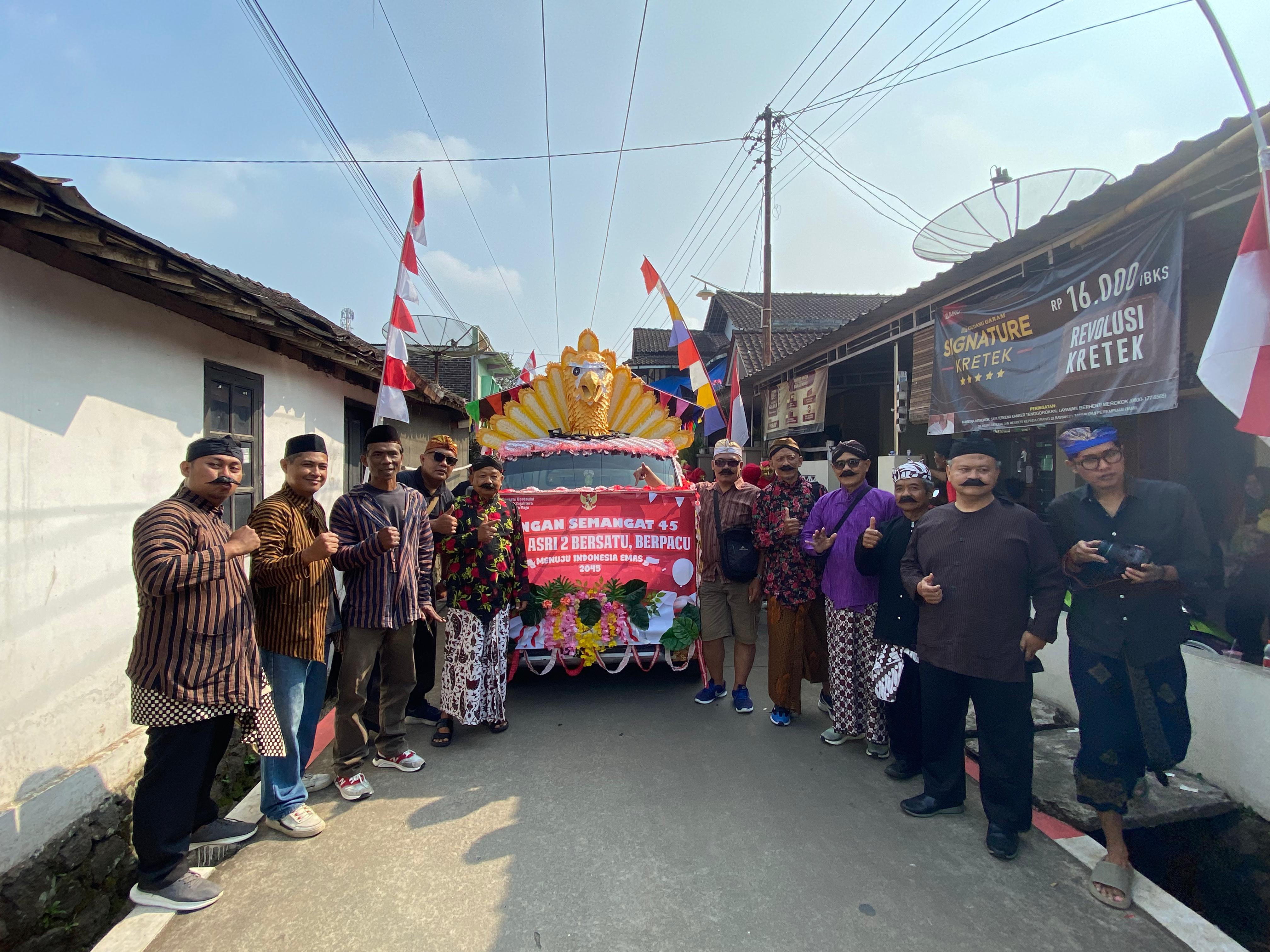 Warga Griya Asri 2 dalam karnaval Minggu (24/8/2025).