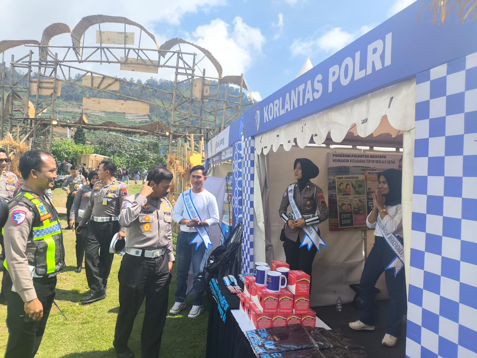 Program Polantas Menyapa yang digelar di arena Dieng Culture Festival (DCF) 2025.