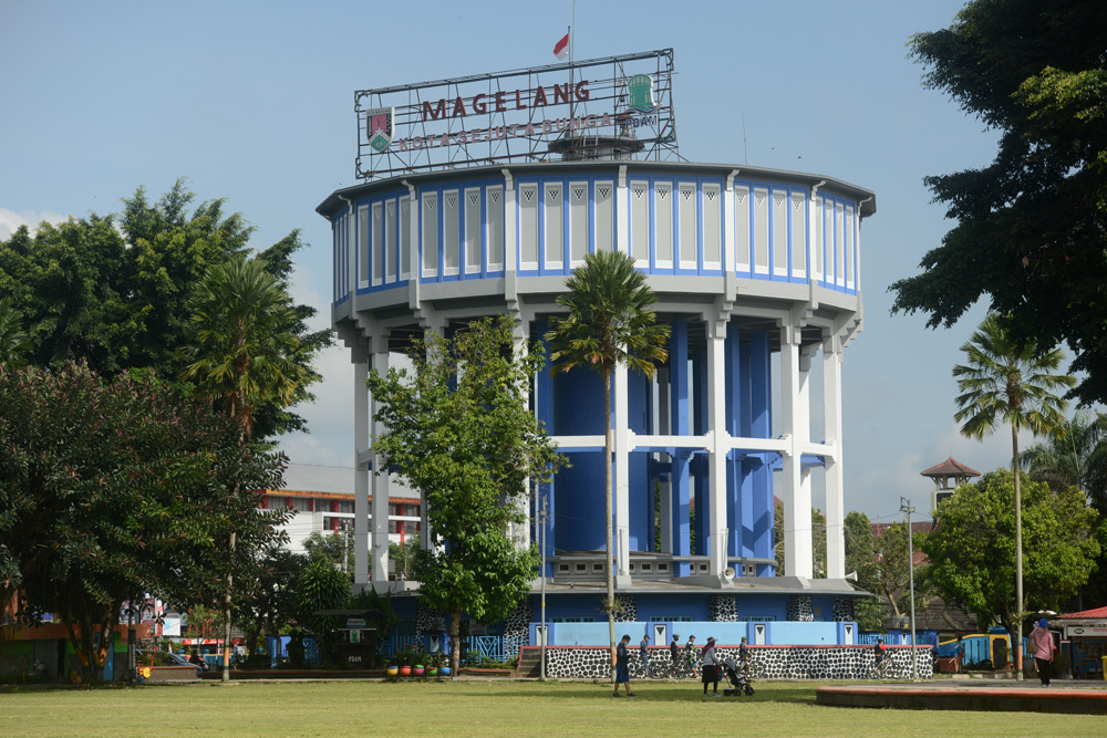 Foto landmark kota Magelang menara air tua