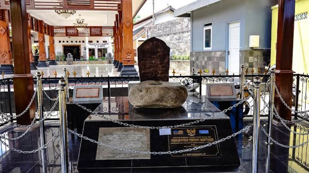 Prasasti mantyasih kota magelang