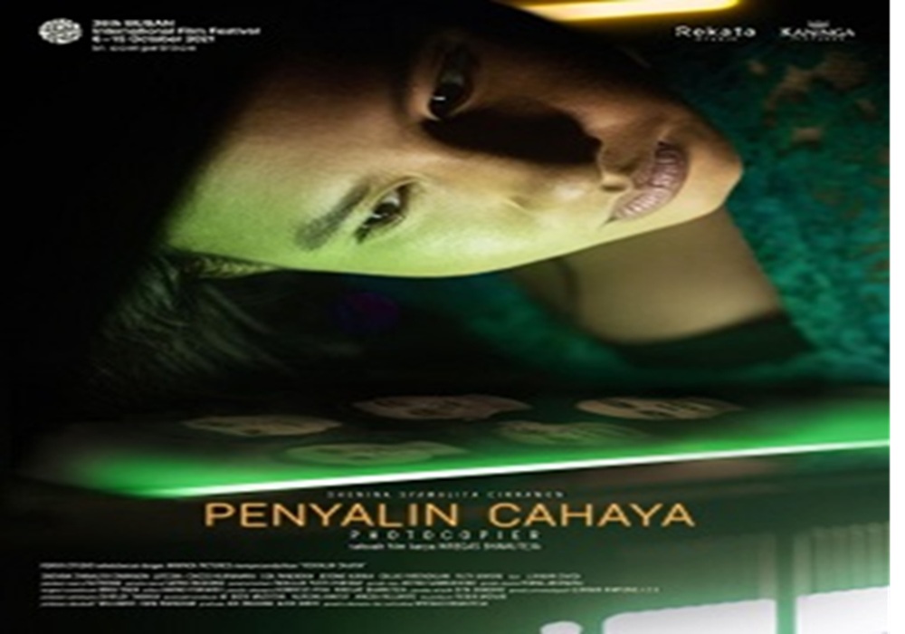 Poster FIlm Penyalin Cahaya