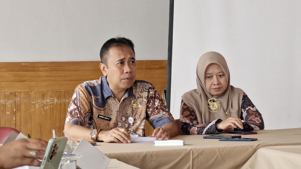 Kepala Disporapar Kota Magelang Sarwo Imam Santoso dan Kabid Pariwisata Disporapar Kota Magelang Laila Wulandari menjelaskan acara, Sabtu (28/8/2025).  &nbsp;