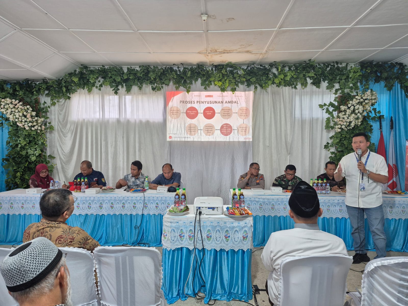 Konsultasi publik yang diadakan PT Tirta Fresindo Jaya di Secang yang akan mendirikan air minum kemasan.