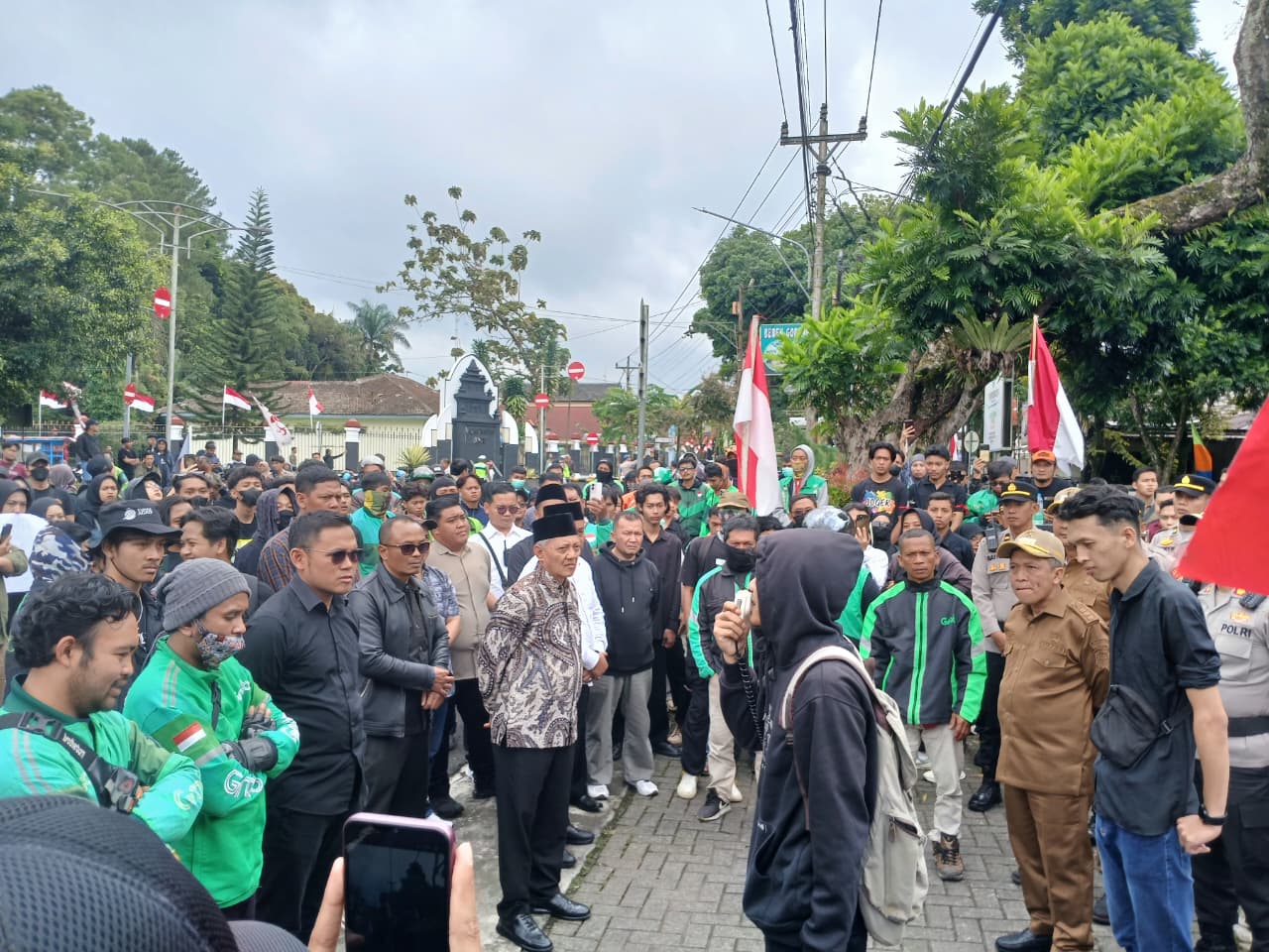 Aksi yang dilakukan Aliansi Rakyat Wonosobo Bersatu, Sabtu (30/8/2025) di pusat kota Wonosobo.