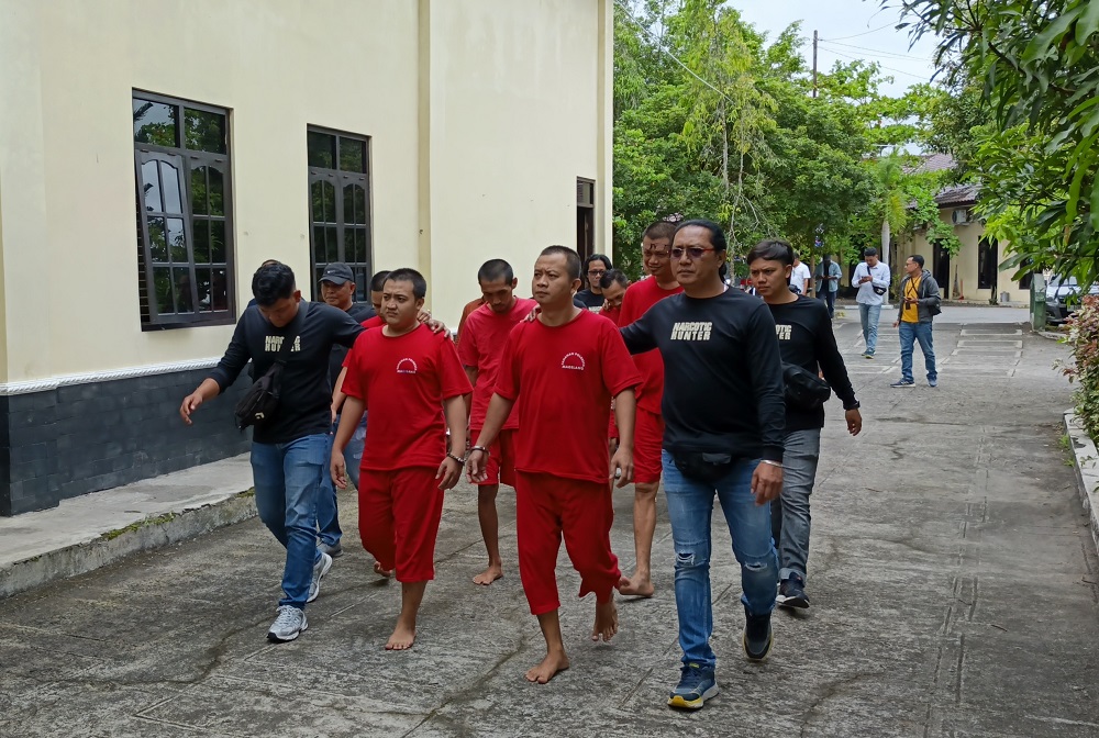 Tujuh kurir sabu saat digelandang petugas Satres Narkoba Polresta Magelang.