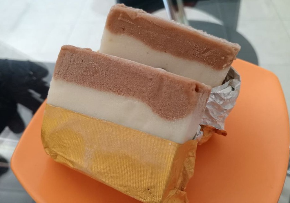 Es Krim Potong di Toko Roti dan Es Krim Mahkota